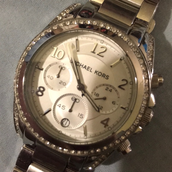 Women’s Michael kors watch - Picture 5 of 6